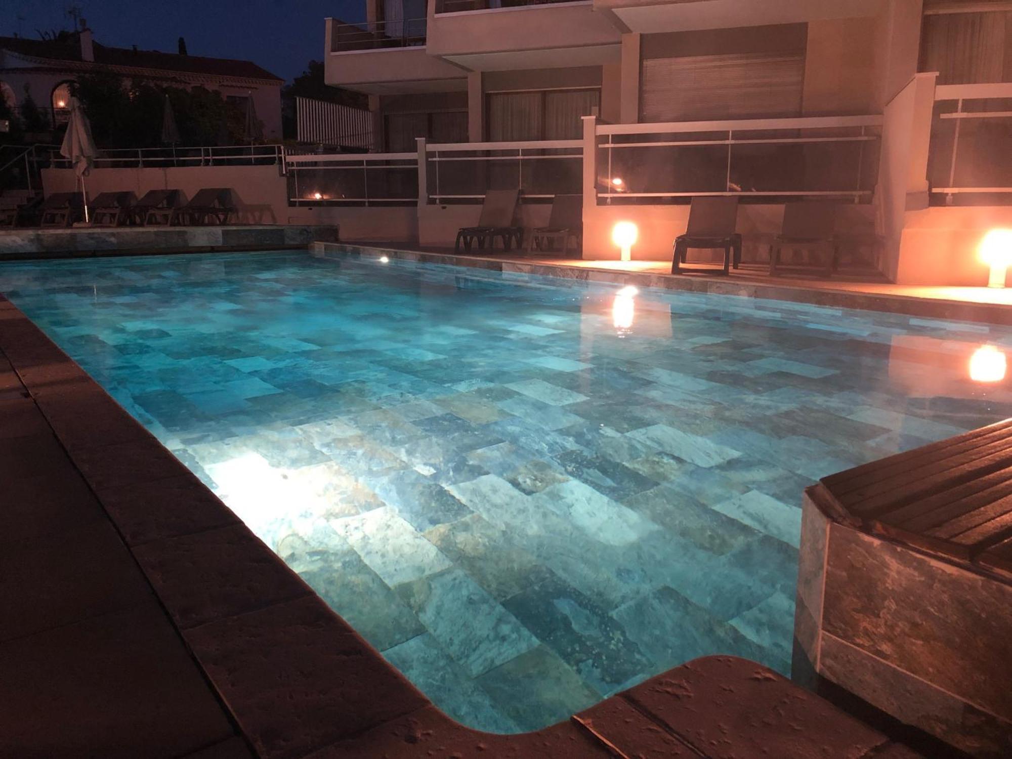 Hotel Brise De Mer - Piscine Interieure & Exterieure Saint-Raphaël Buitenkant foto