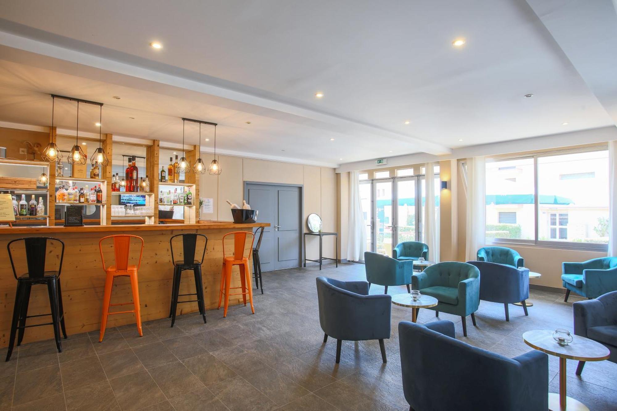 Hotel Brise De Mer - Piscine Interieure & Exterieure Saint-Raphaël Buitenkant foto